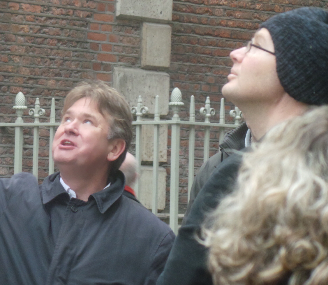 Richard Jones guiding a group on one of his tours of London.